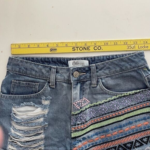 Cello Denim Embroidered Cut-Offs - Medium - Picture 6 of 7